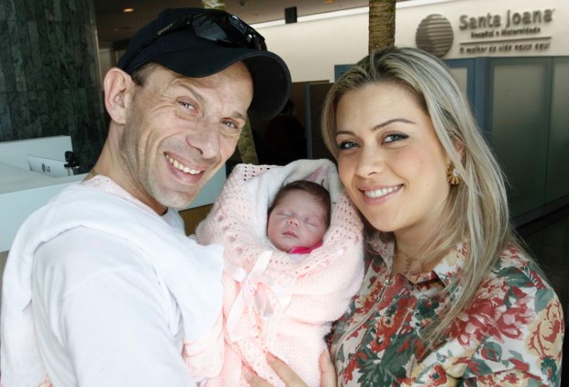 Rafael Ilha aos 5 meses com seus Pais, Sylvia e Luis Felipe.